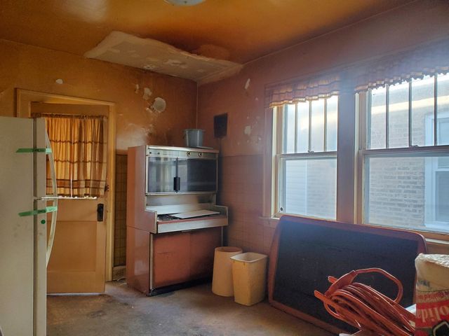 2442 N KEELER Avenue, Chicago, IL 60639