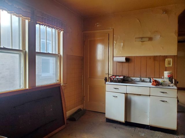 2442 N KEELER Avenue, Chicago, IL 60639