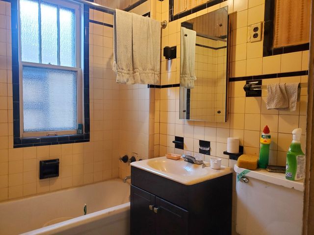 2442 N KEELER Avenue, Chicago, IL 60639