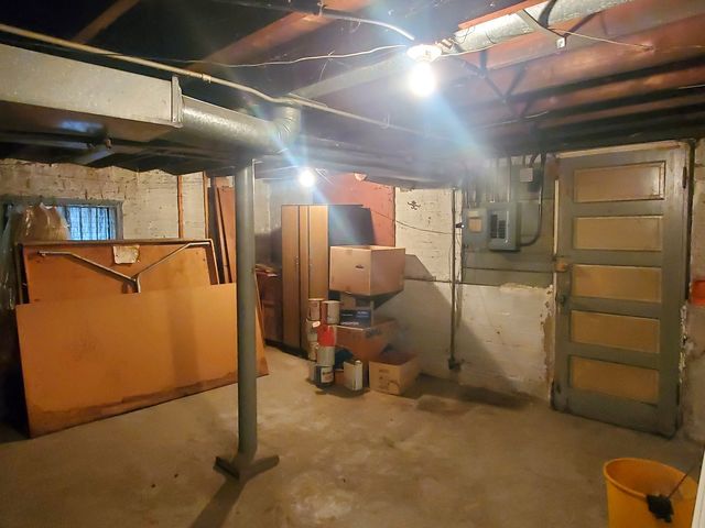 2442 N KEELER Avenue, Chicago, IL 60639