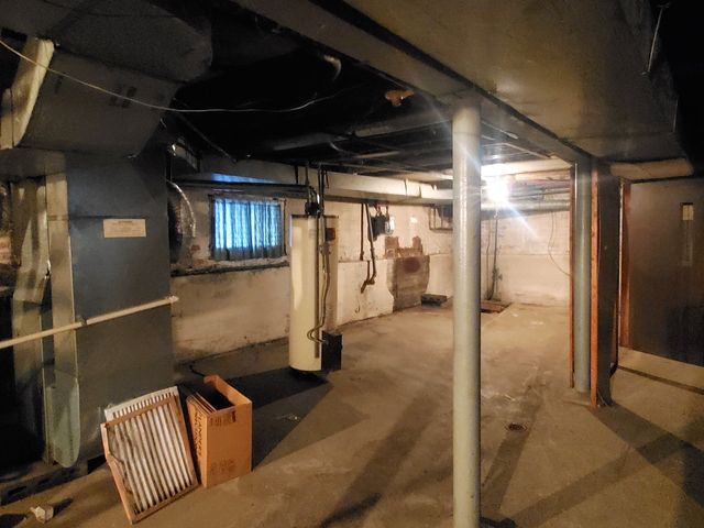 2442 N KEELER Avenue, Chicago, IL 60639