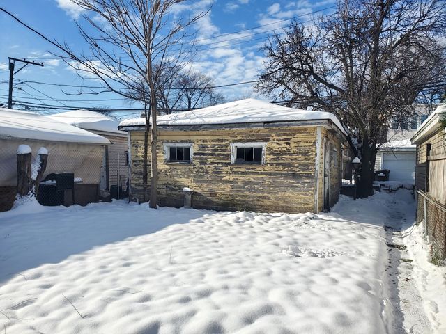 2442 N KEELER Avenue, Chicago, IL 60639