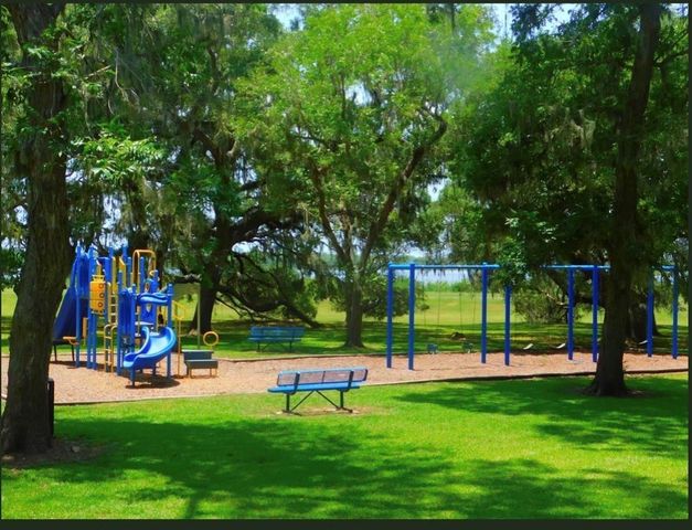 466 Angus Trail, Angleton, TX 77515