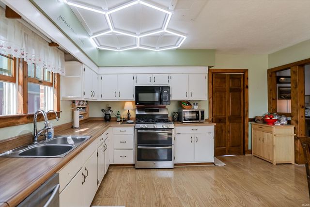 401 E Pearl Street, Waldron, IN 46182
