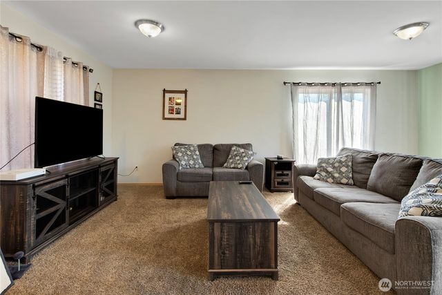31512 61st Avenue S, Roy, WA 98580