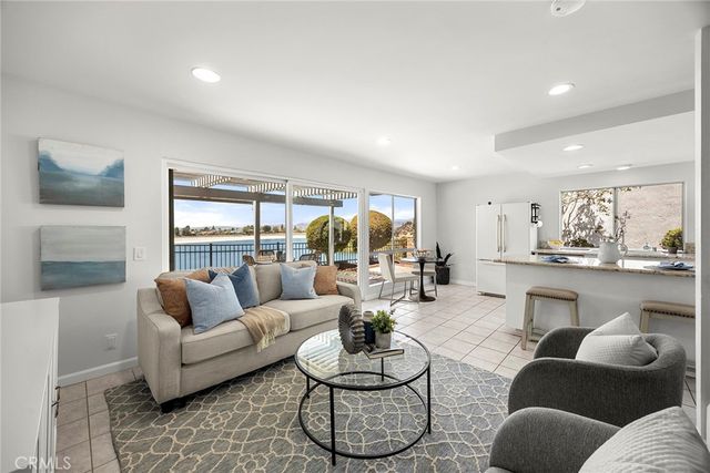 6923 E Shorecrest Drive, Anaheim Hills, CA 92807