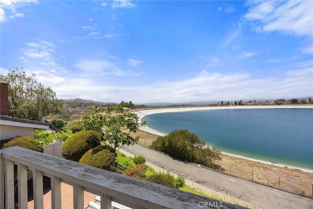 6923 E Shorecrest Drive, Anaheim Hills, CA 92807