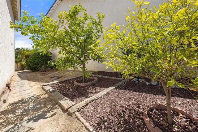 6923 E Shorecrest Drive, Anaheim Hills, CA 92807
