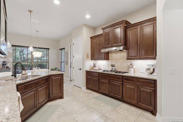 1918 Capella Crk, San Antonio, TX 78260