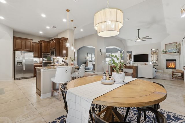 1918 Capella Crk, San Antonio, TX 78260