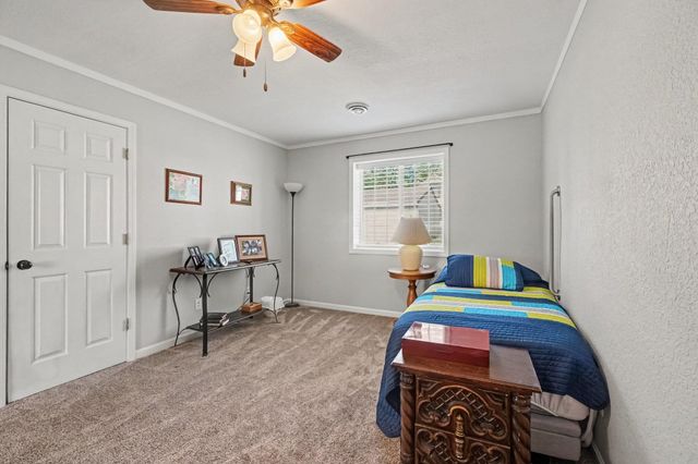 409 E Division Street, Vicksburg, MI 49097
