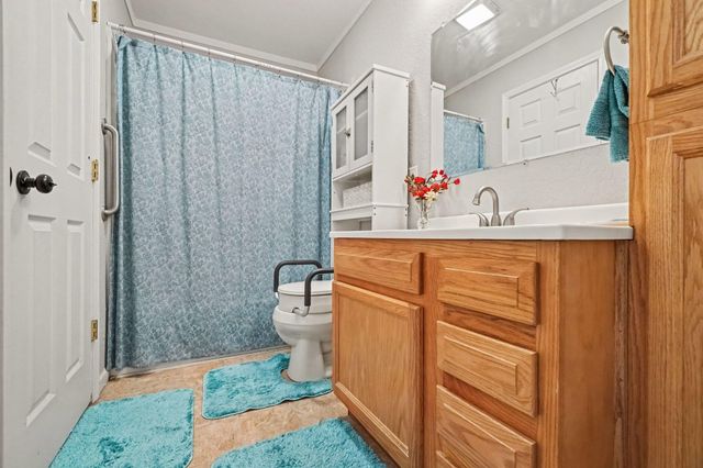 409 E Division Street, Vicksburg, MI 49097