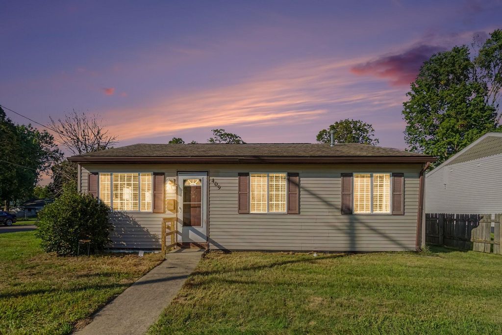409 E Division Street, Vicksburg, MI 49097