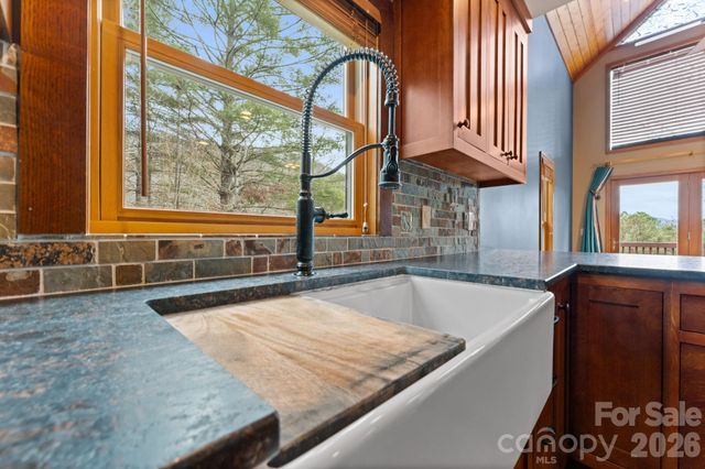 113 Cardinal Drive, Franklin, NC 28734