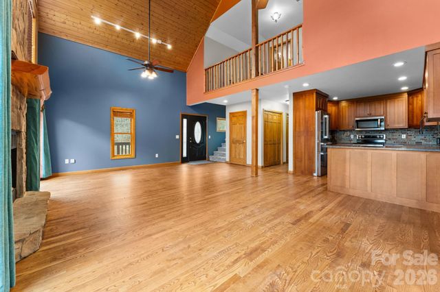 113 Cardinal Drive, Franklin, NC 28734