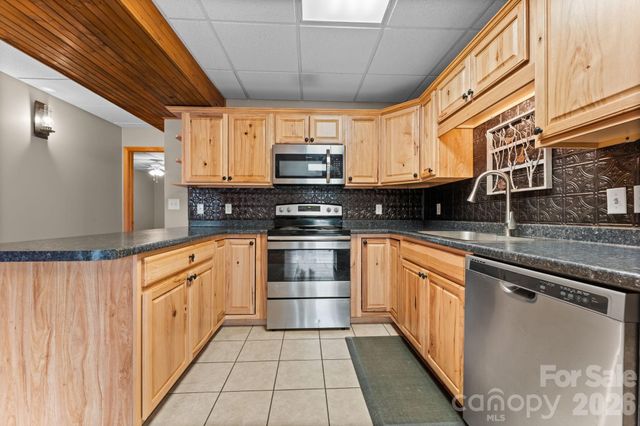113 Cardinal Drive, Franklin, NC 28734
