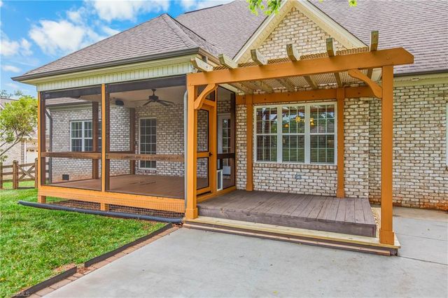 215 Essex Farm Road, Advance, NC 27006