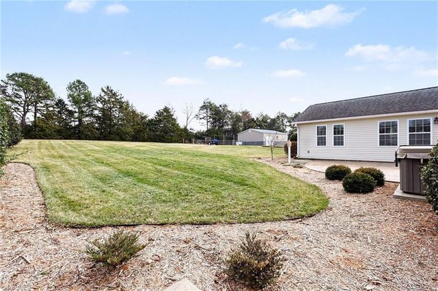 251 Carriage Trace Lane, Lexington, NC 27295