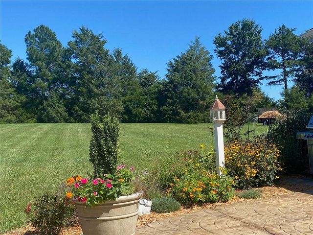 251 Carriage Trace Lane, Lexington, NC 27295