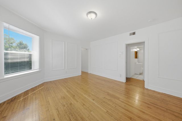 7741 S Yates Boulevard, Chicago, IL 60649