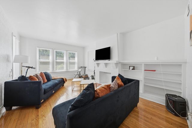7741 S Yates Boulevard, Chicago, IL 60649