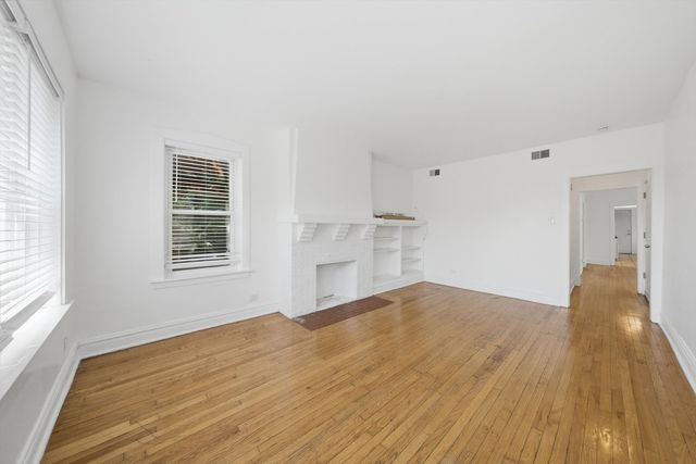 7741 S Yates Boulevard, Chicago, IL 60649