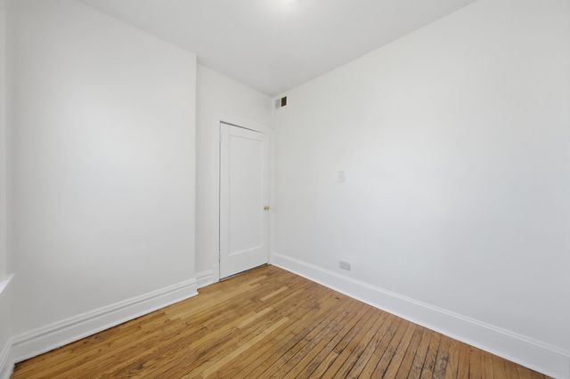 7741 S Yates Boulevard, Chicago, IL 60649