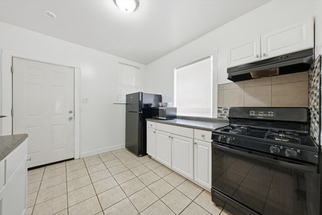 7741 S Yates Boulevard, Chicago, IL 60649