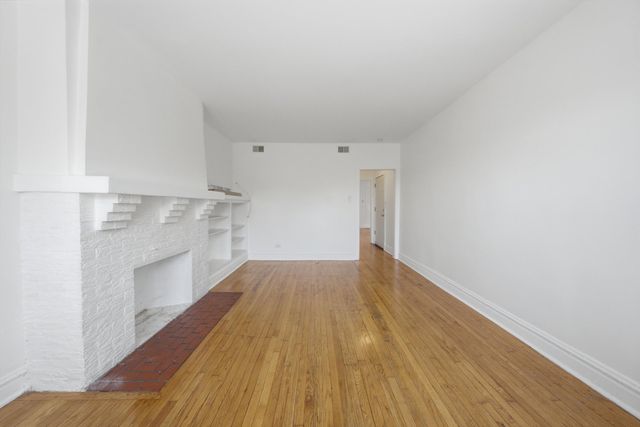 7741 S Yates Boulevard, Chicago, IL 60649