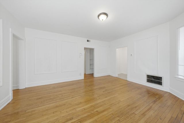 7741 S Yates Boulevard, Chicago, IL 60649