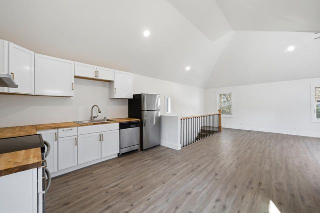 1850 N Warren AVENUE, Milwaukee, WI 53202
