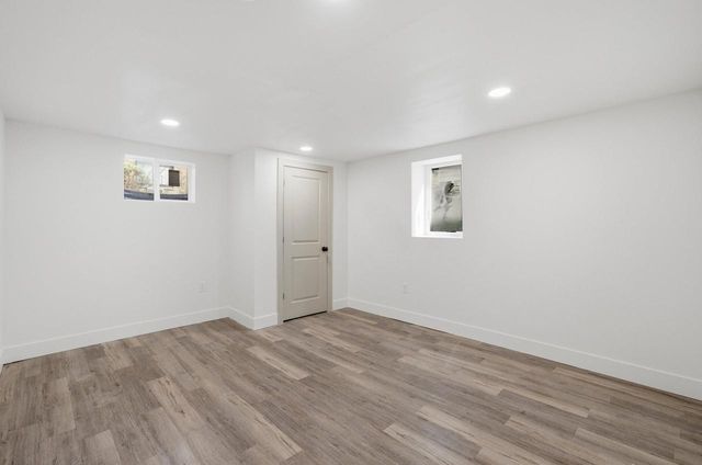 1850 N Warren AVENUE, Milwaukee, WI 53202