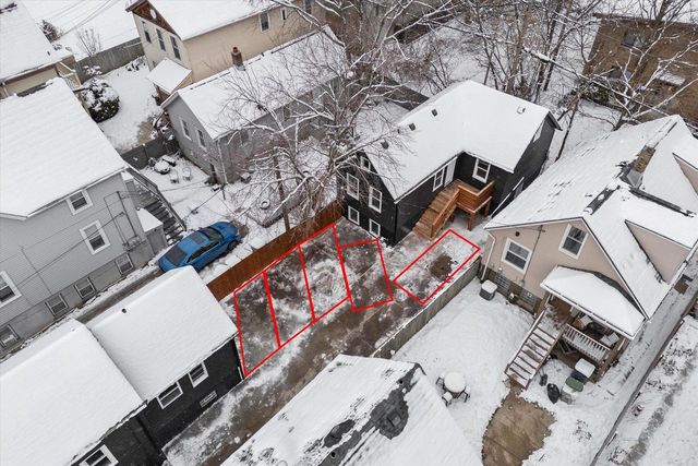 1850 N Warren AVENUE, Milwaukee, WI 53202
