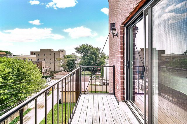 3541 S Prairie Avenue 4, Chicago, IL 60653