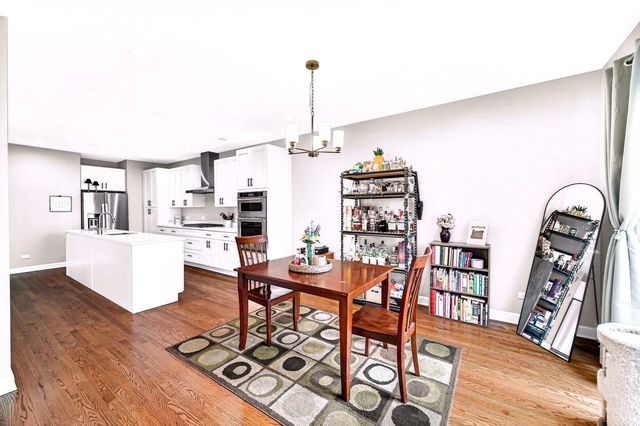 3541 S Prairie Avenue 4, Chicago, IL 60653