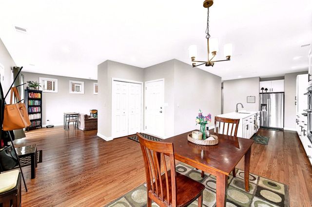 3541 S Prairie Avenue 4, Chicago, IL 60653