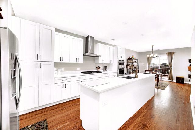 3541 S Prairie Avenue 4, Chicago, IL 60653