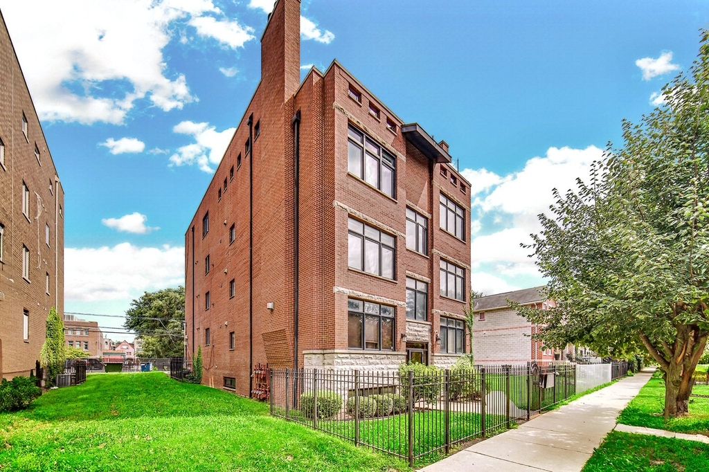 3541 S Prairie Avenue 4, Chicago, IL 60653 — photo 2
