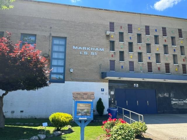 52 Houston Lane, Staten Island, NY 10302