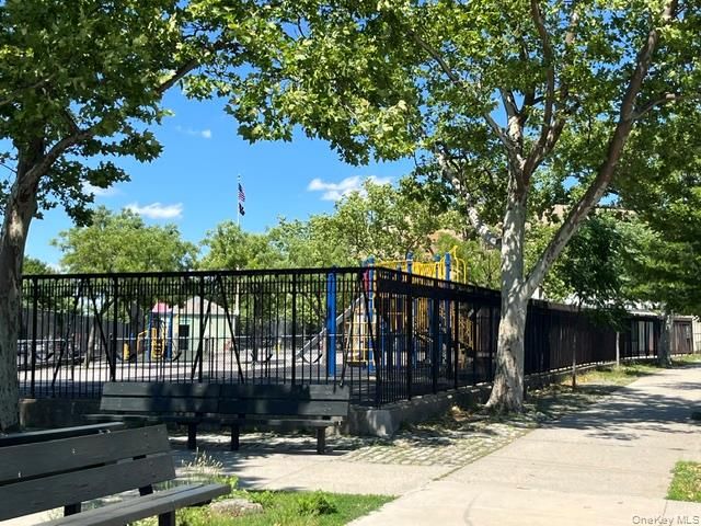 52 Houston Lane, Staten Island, NY 10302