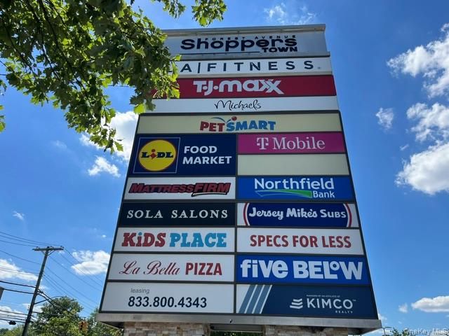 52 Houston Lane, Staten Island, NY 10302