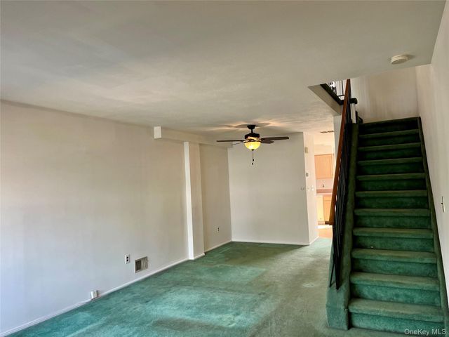 52 Houston Lane, Staten Island, NY 10302