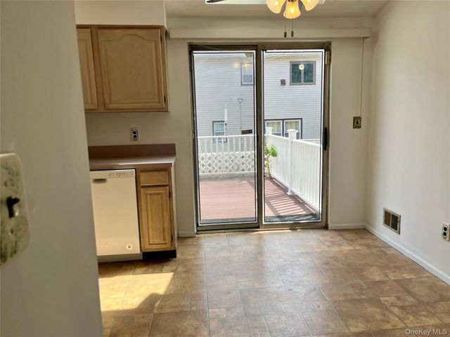 52 Houston Lane, Staten Island, NY 10302