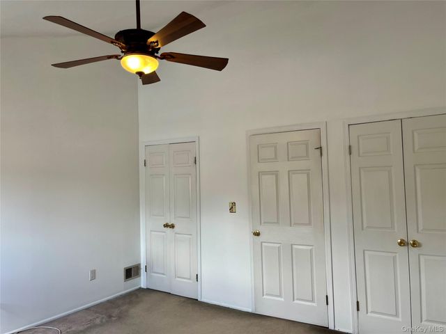 52 Houston Lane, Staten Island, NY 10302