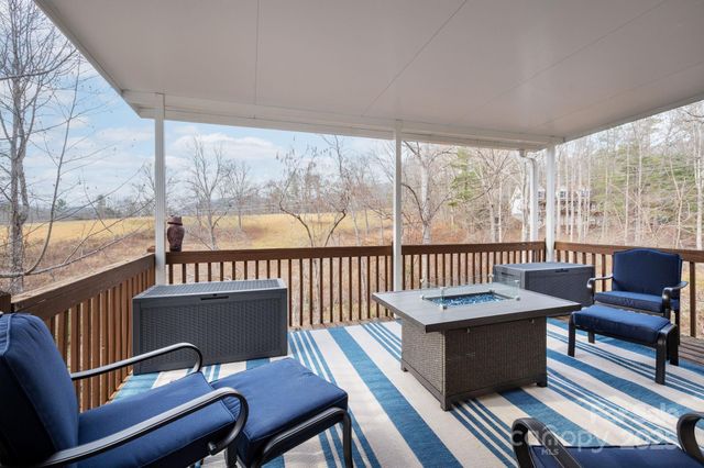 40 Gollum Drive, Fairview, NC 28730