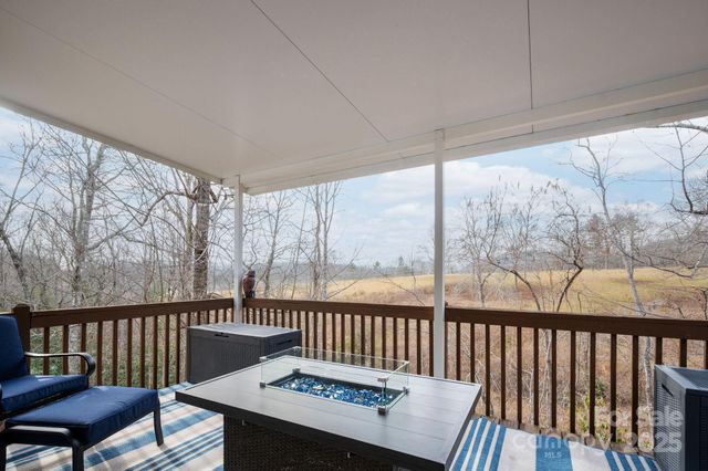 40 Gollum Drive, Fairview, NC 28730