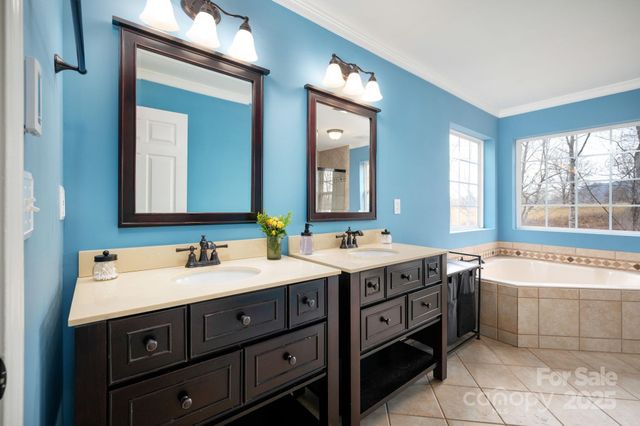 40 Gollum Drive, Fairview, NC 28730