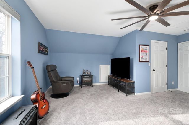 40 Gollum Drive, Fairview, NC 28730