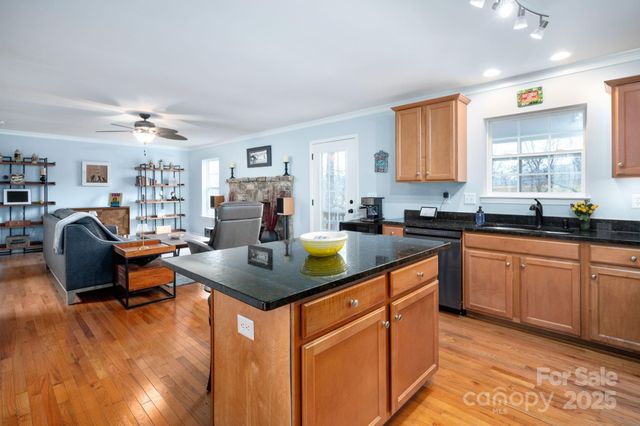 40 Gollum Drive, Fairview, NC 28730