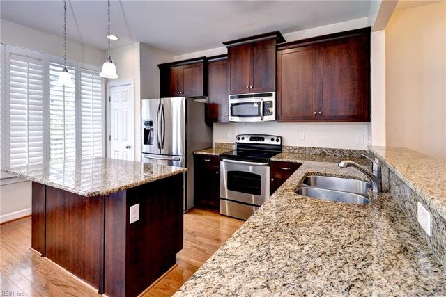 105 Laydon WAY, Yorktown, VA 23692